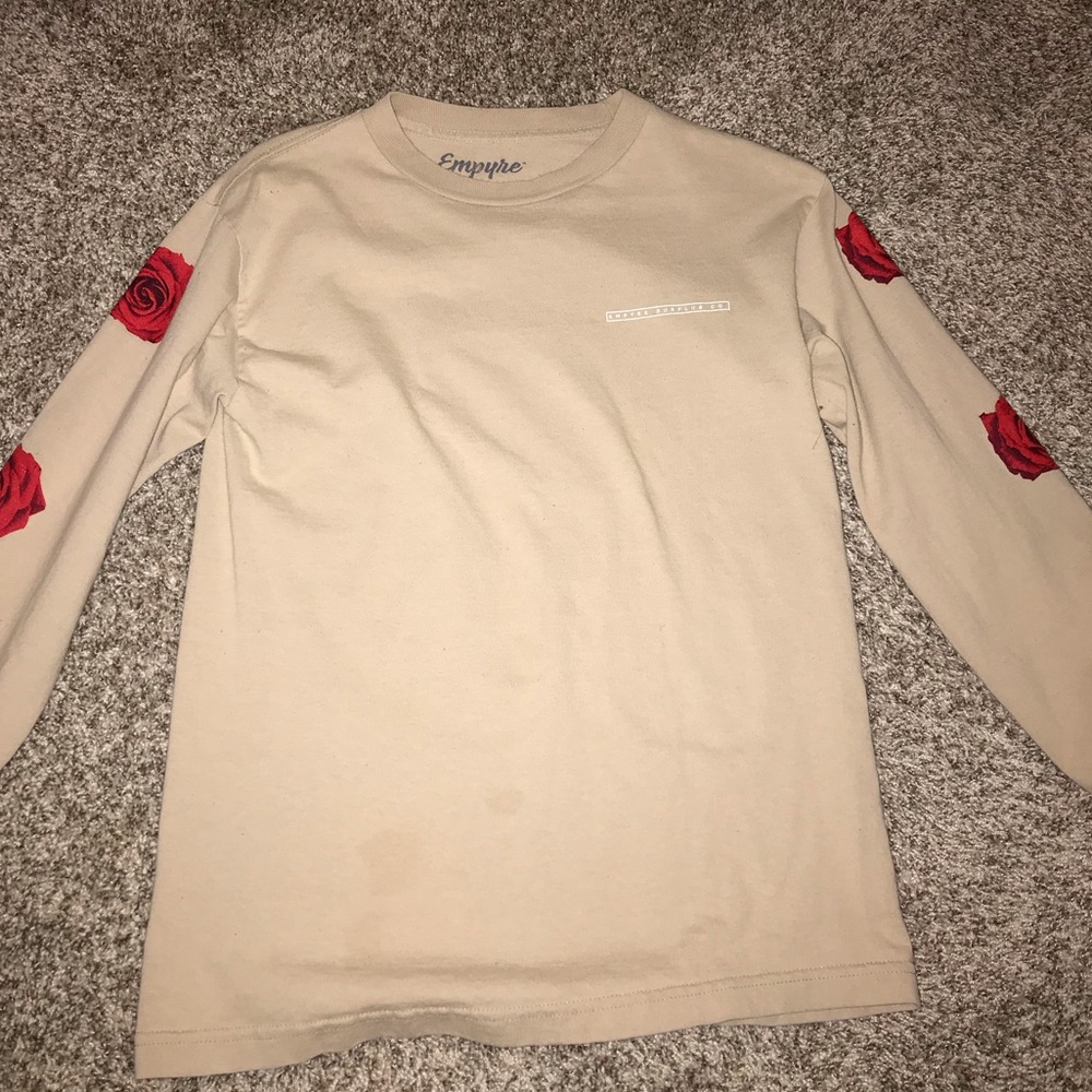 Empyre surplus co. Red roses shirt